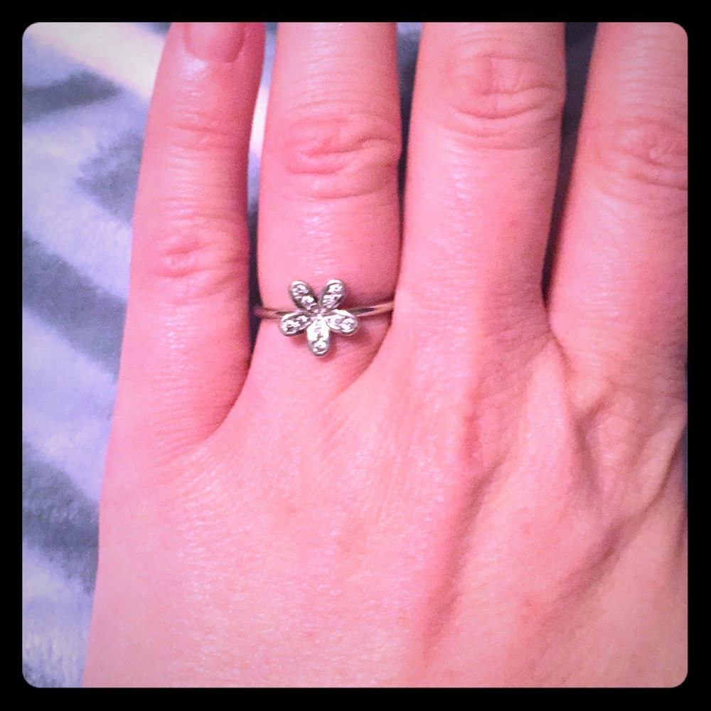 AUTHENTIC PANDORA DAZZLING DAISY RING